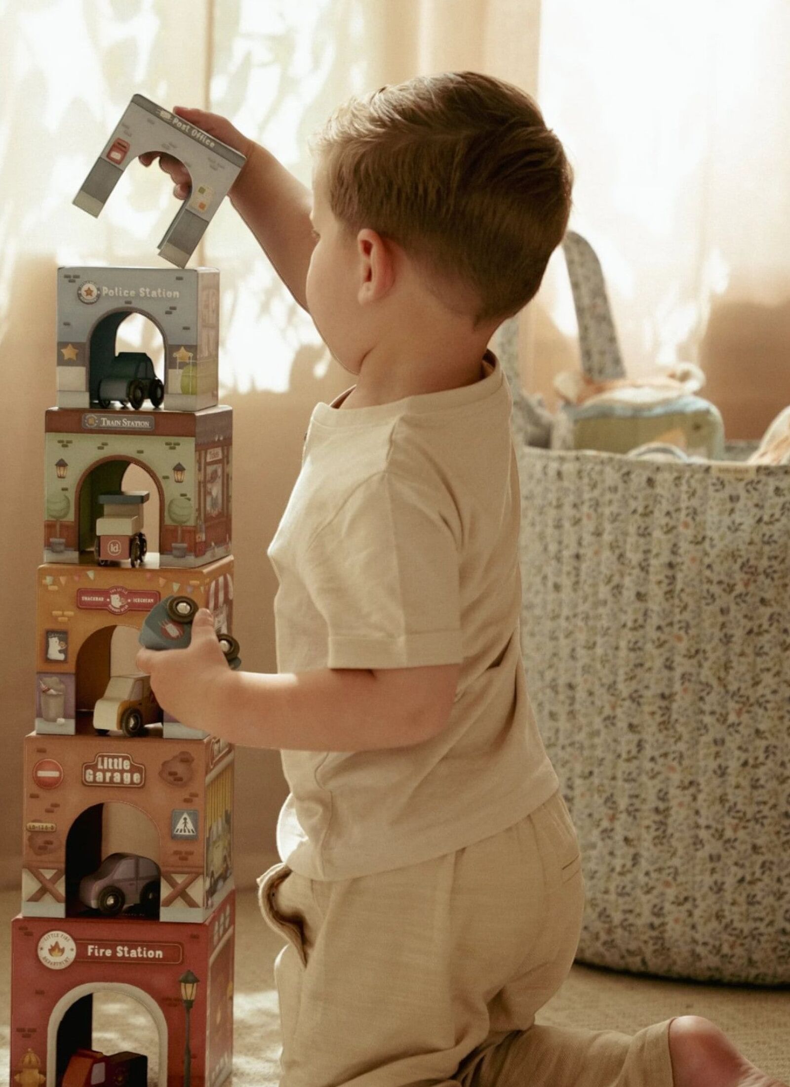 CLASSIFICATION PYRAMID WITH CARS