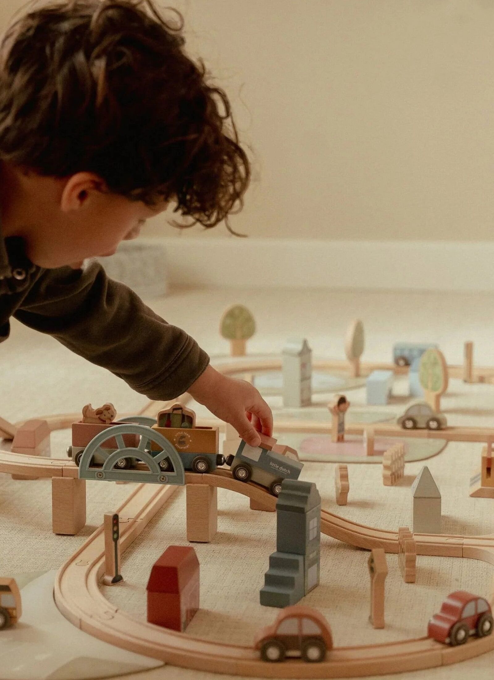 WOODEN RAILWAY TRAIN SET XL