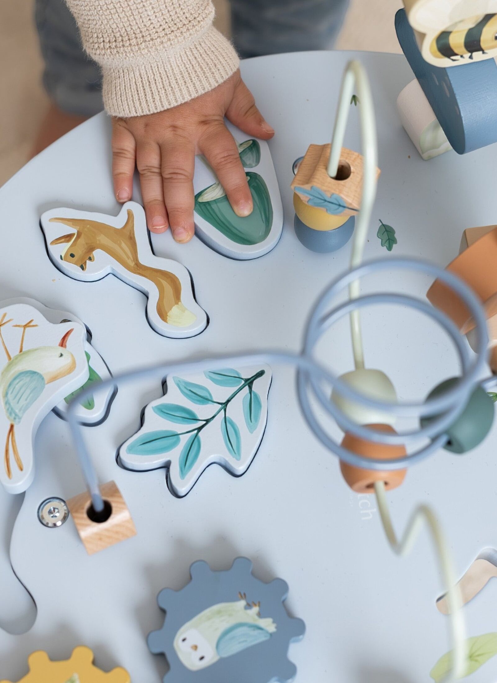 ACTIVITY TABLE FOREST FRIENDS