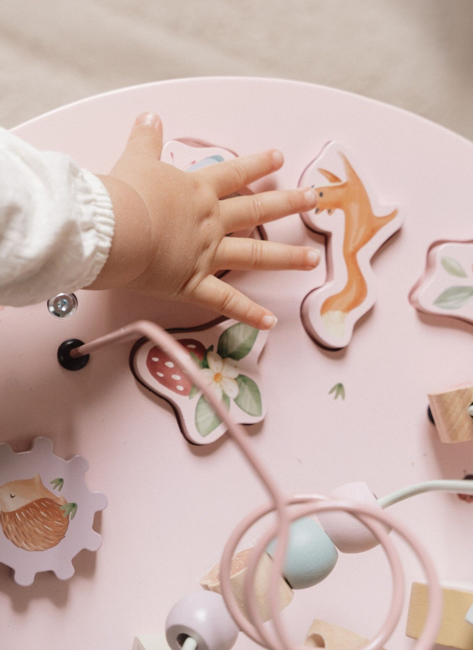 ACTIVITY TABLE FAIRY GARDEN