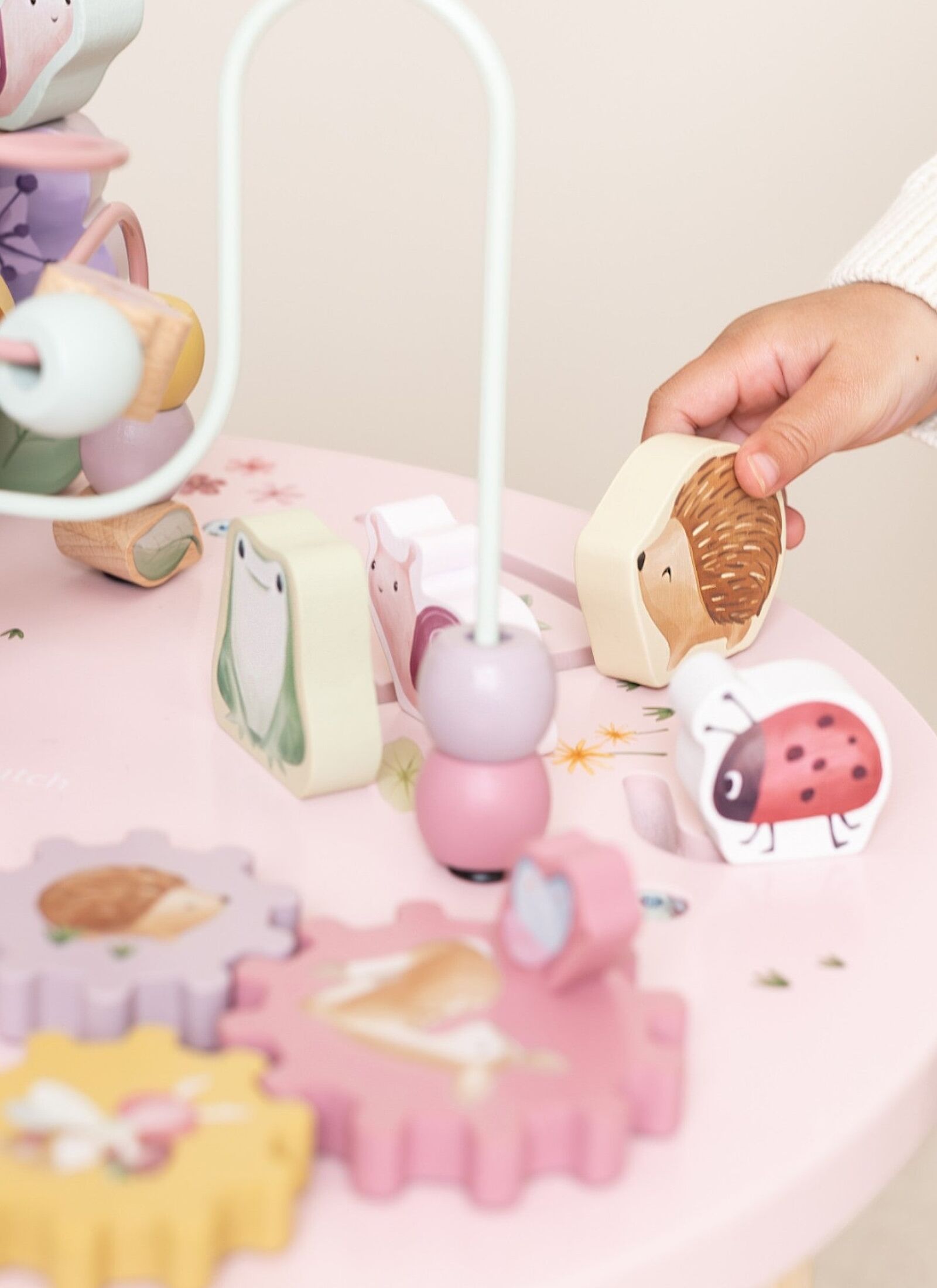 ACTIVITY TABLE FAIRY GARDEN