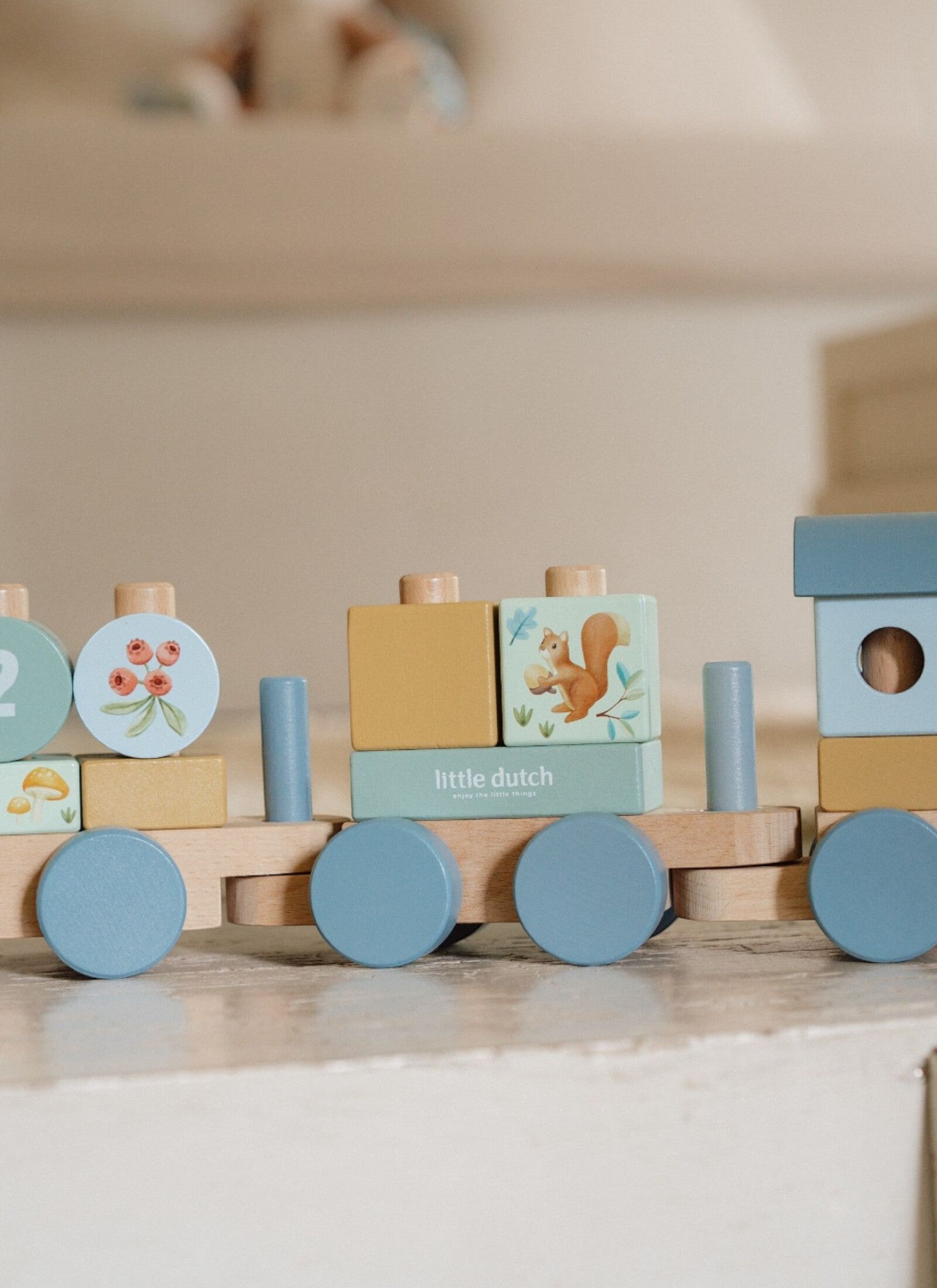 STACKING TRAIN FOREST FRIENDS