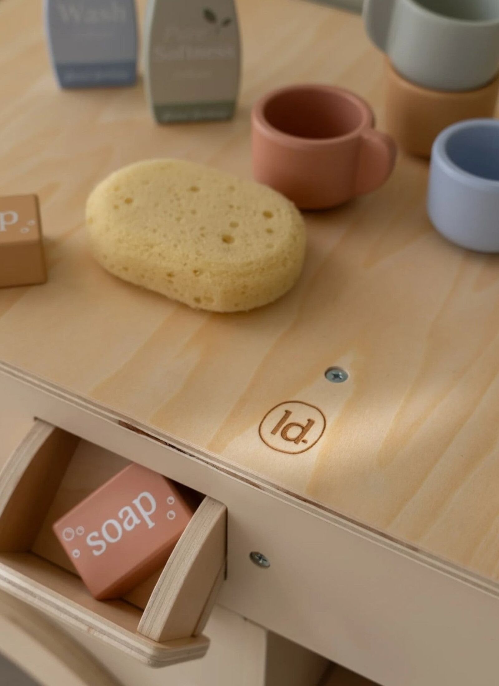 WOODEN WASHING MACHINE LIMITED EDITION