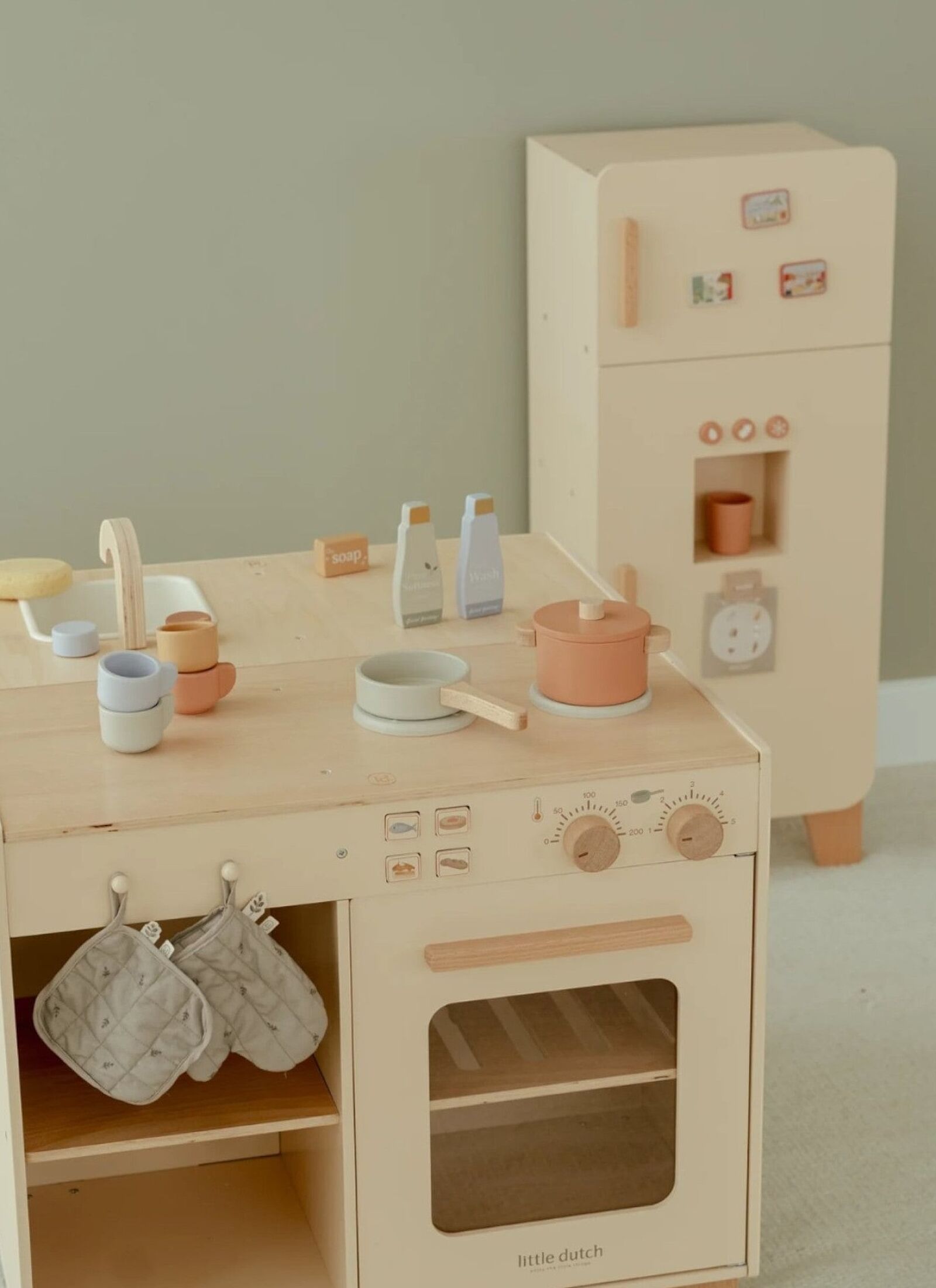 WOODEN TOY KITCHEN LIMITED EDITION
