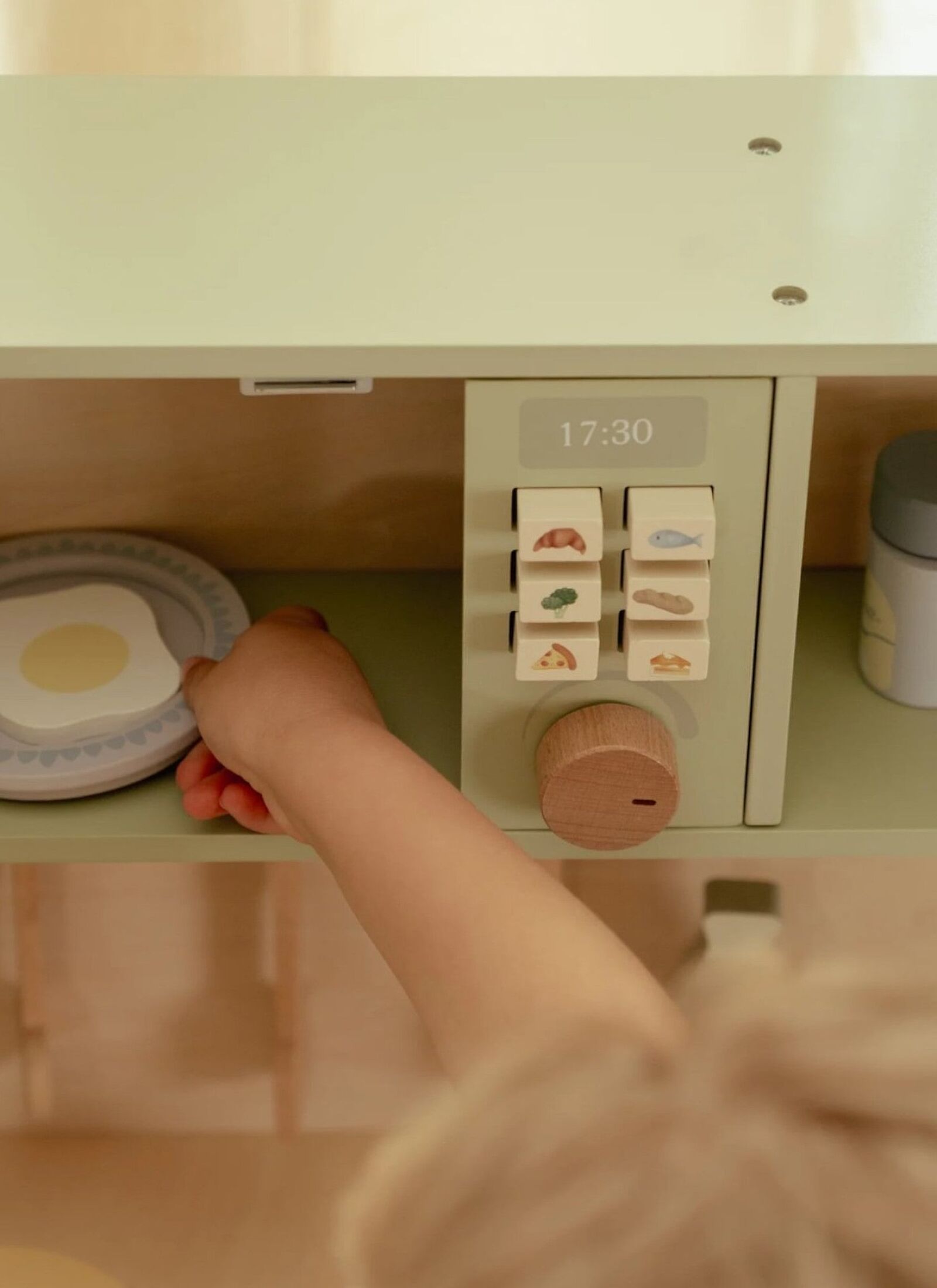 WOODEN TOY KITCHEN MINT