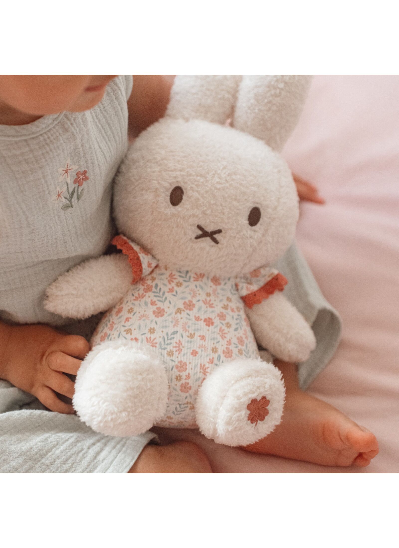 SOFT TOY 20CM MIFFY LUCKY BLOSSOM