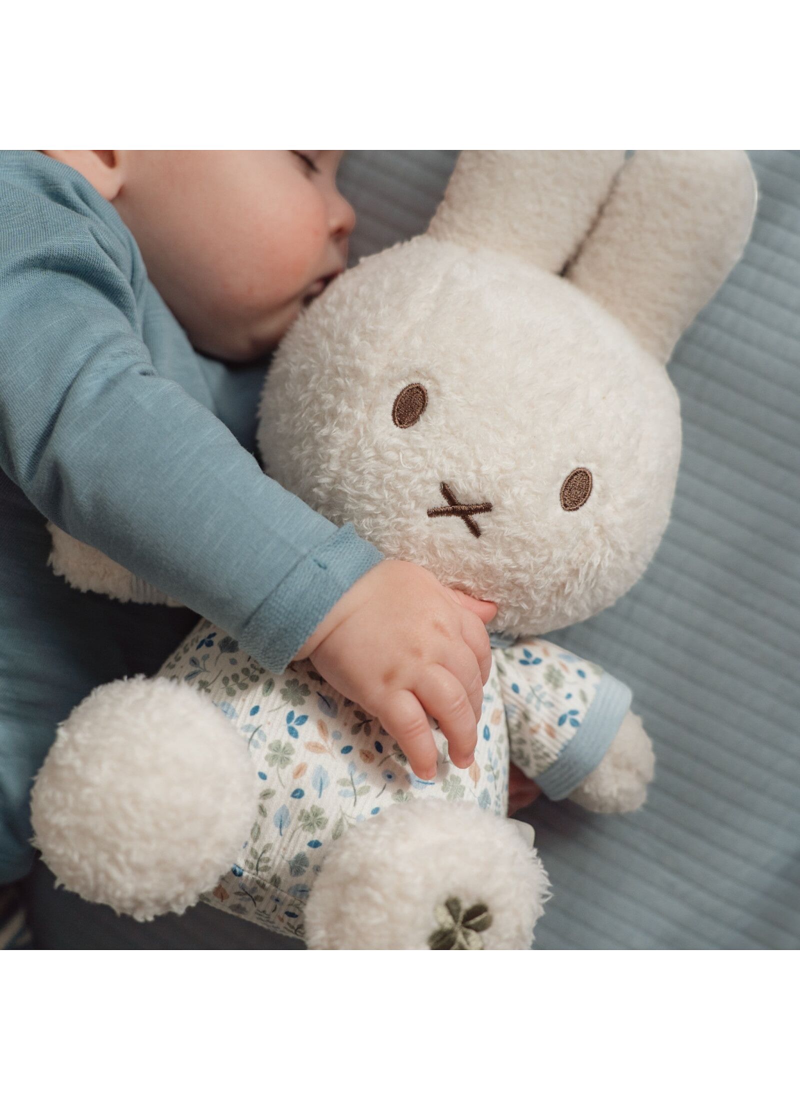 SOFT TOY 30CM MIFFY LUCKY LEAVES