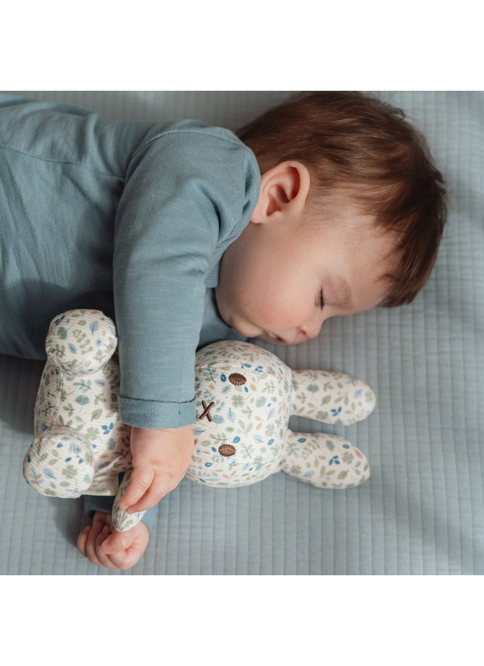 SOFT TOY 20CM MIFFY LUCKY LEAVES ALL OVER