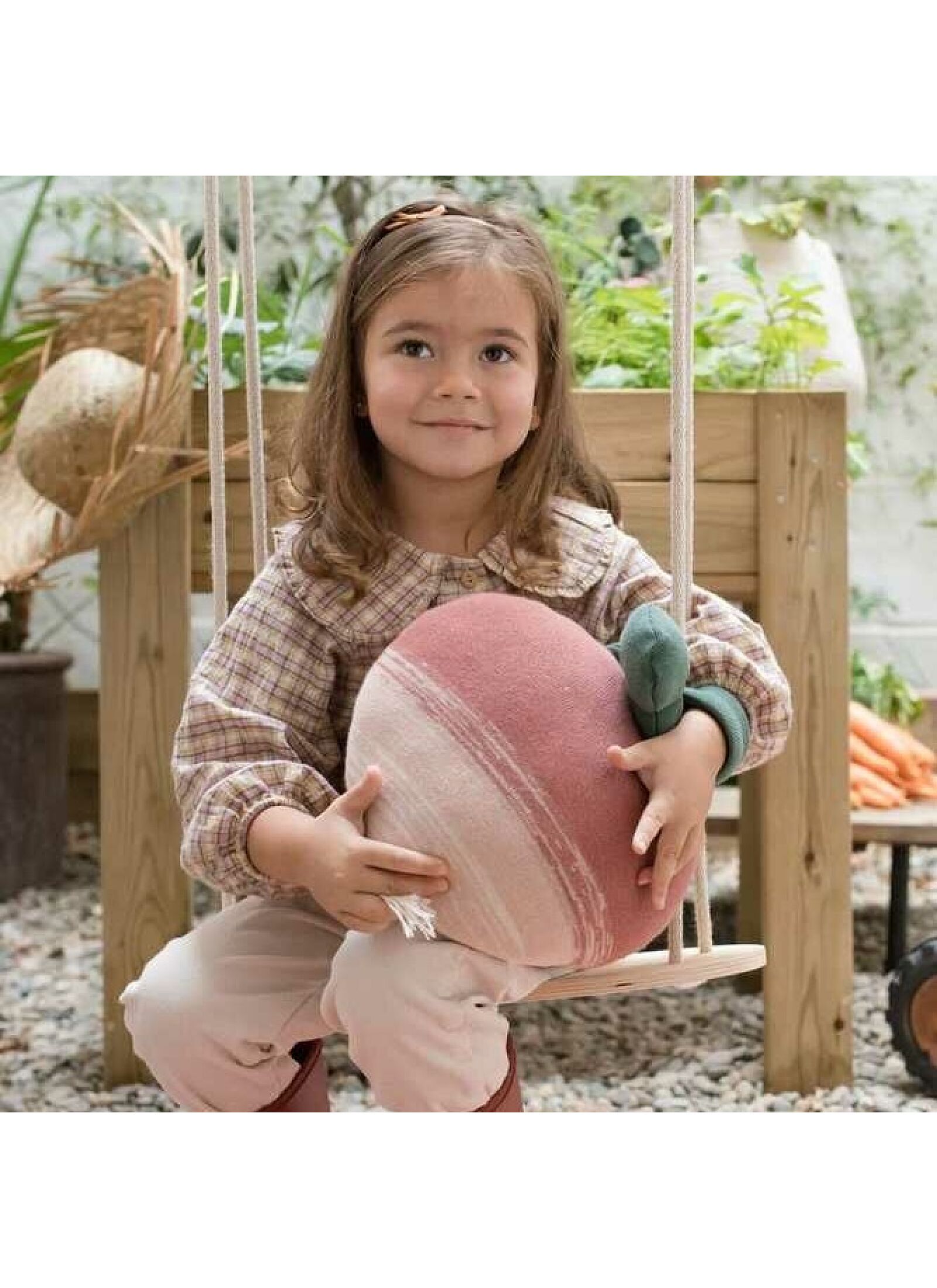 CUSHION RAMONA THE RADISH