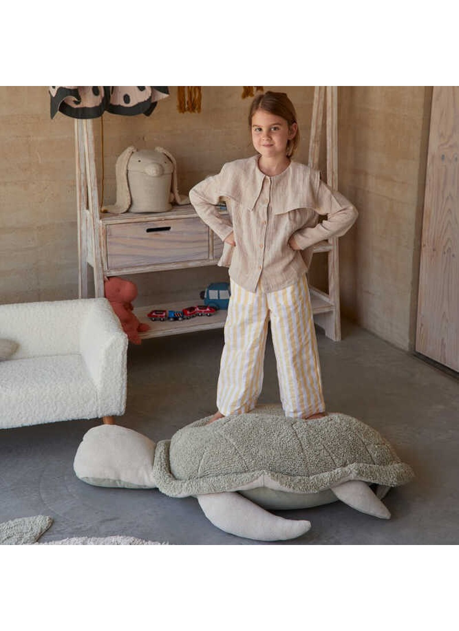 FLOOR CUSHION MRS TURTLE