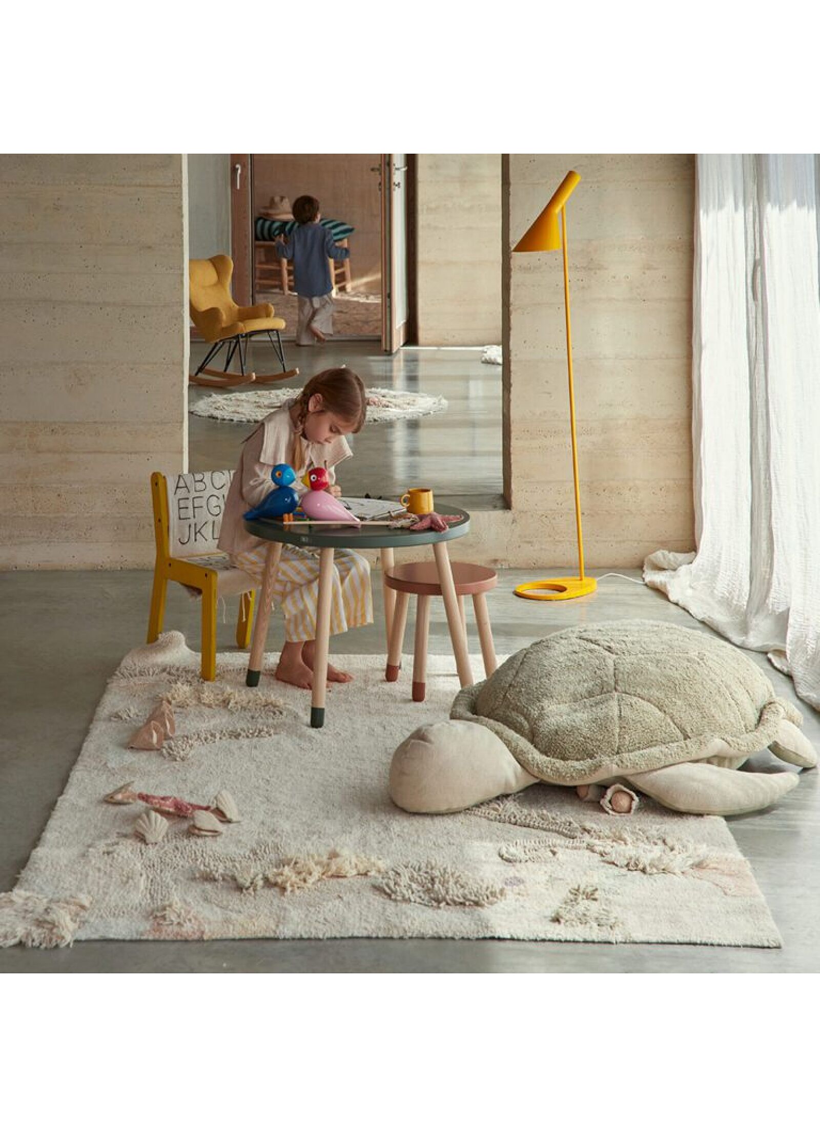 FLOOR CUSHION MRS TURTLE