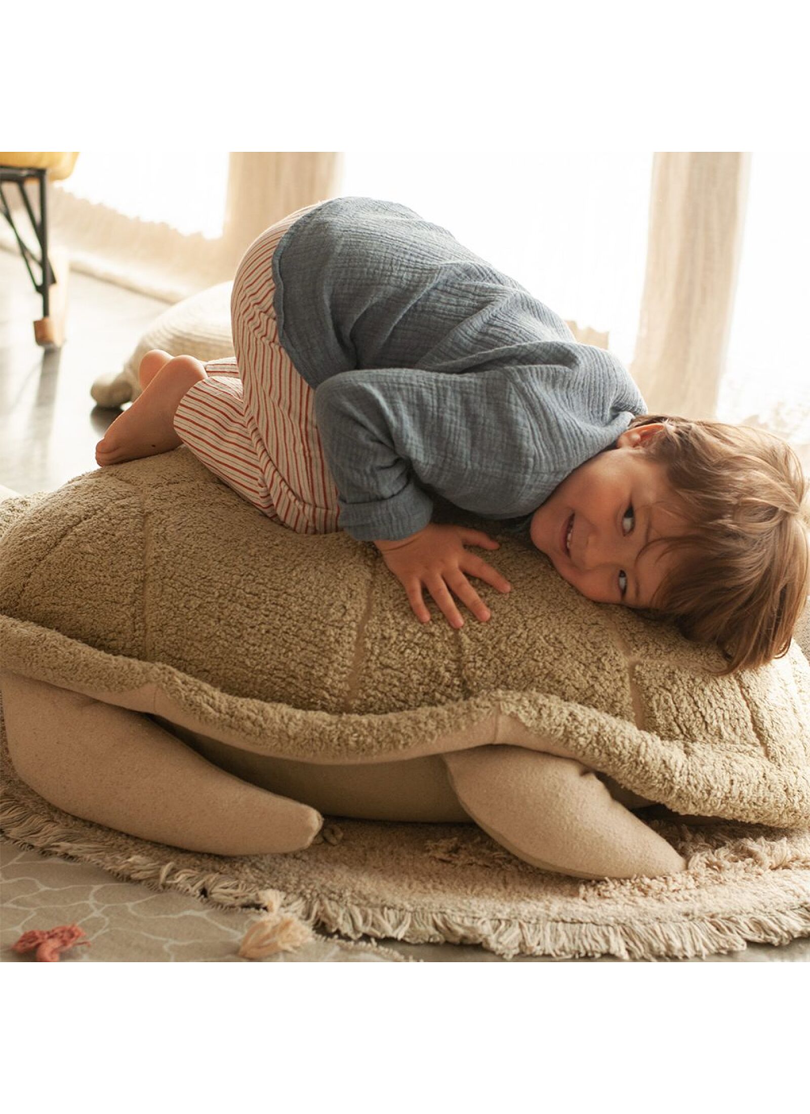 FLOOR CUSHION MRS TURTLE