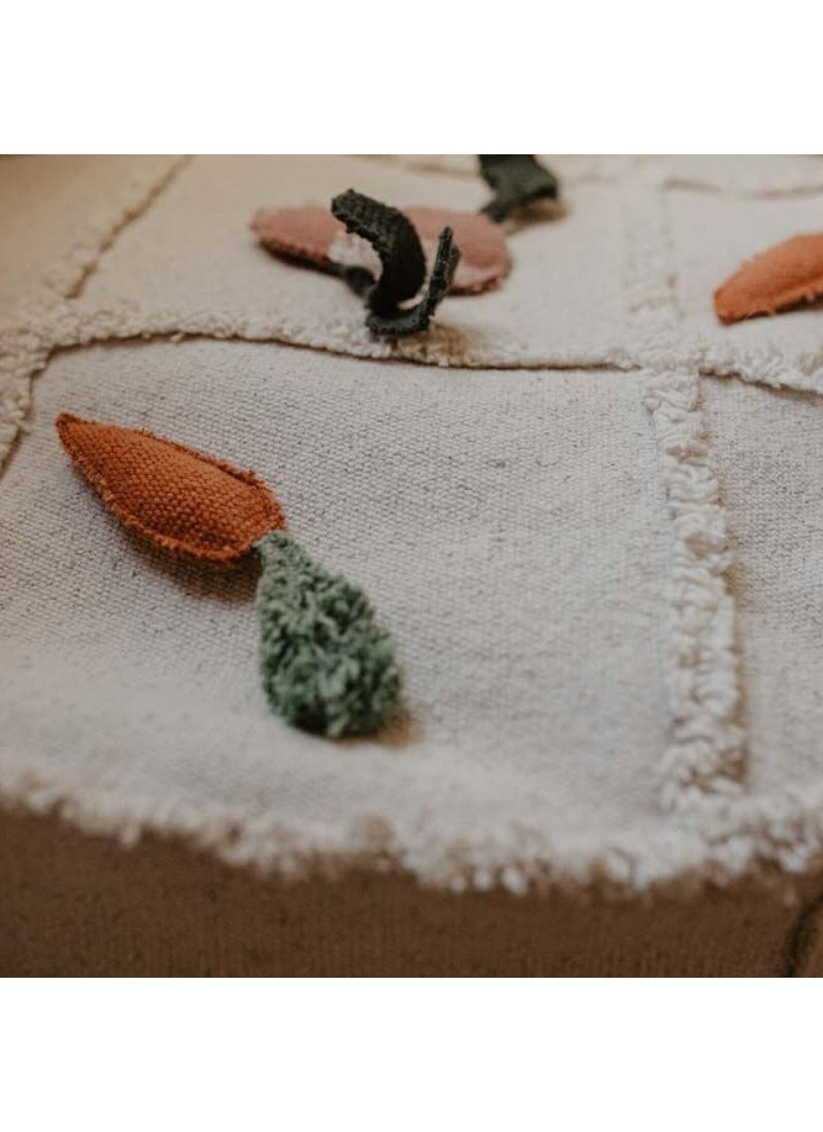 FLOOR CUSHION TIC-TAC-TOE