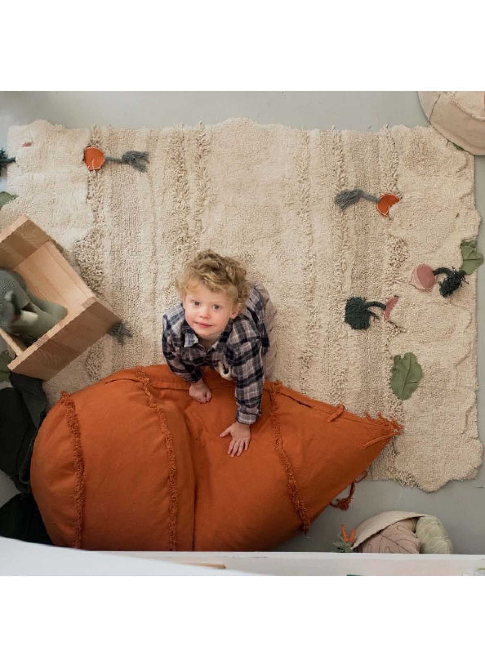 FLOOR CUSHION CATHY THE CARROT
