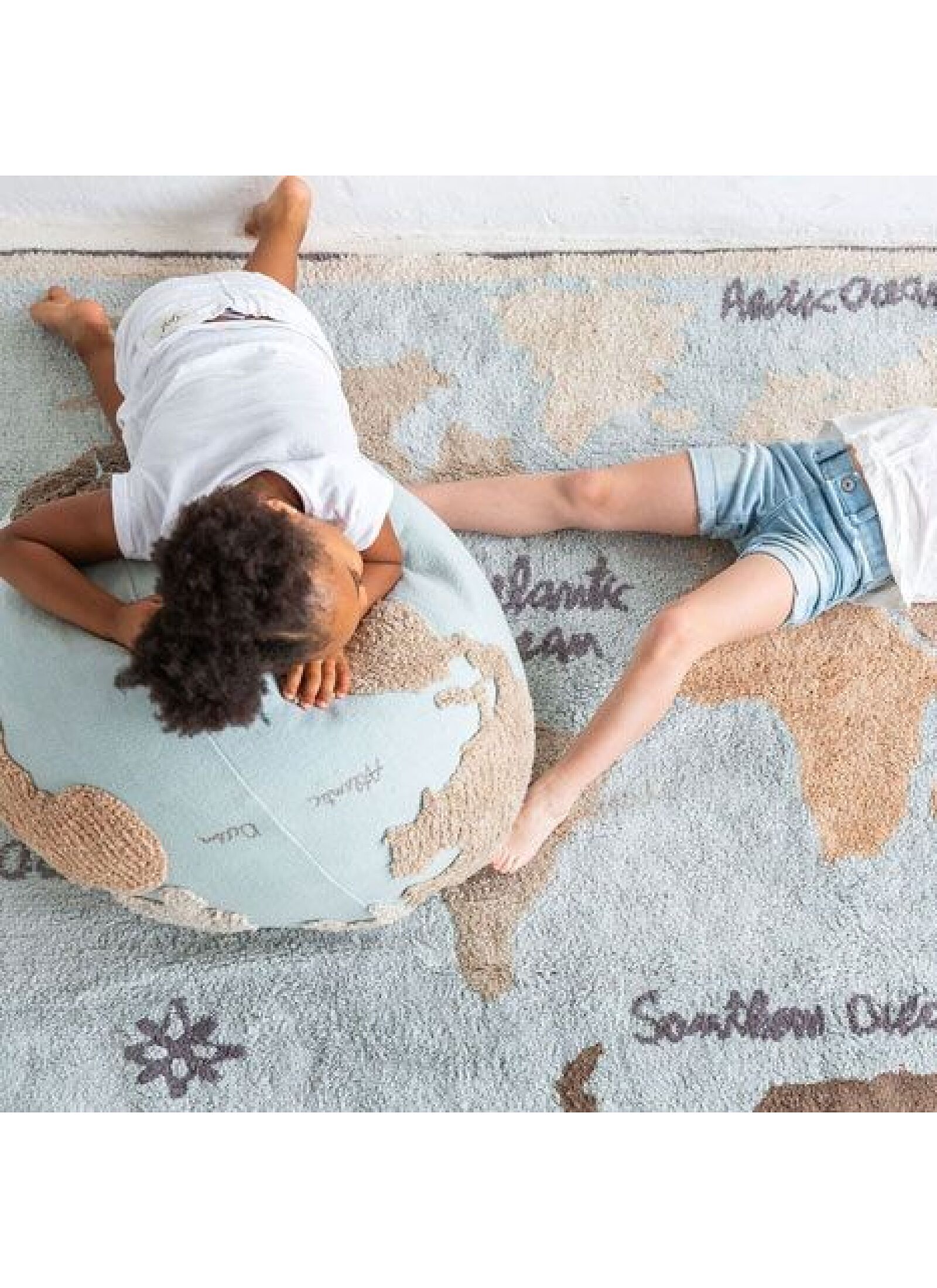 POUF WORLD MAP