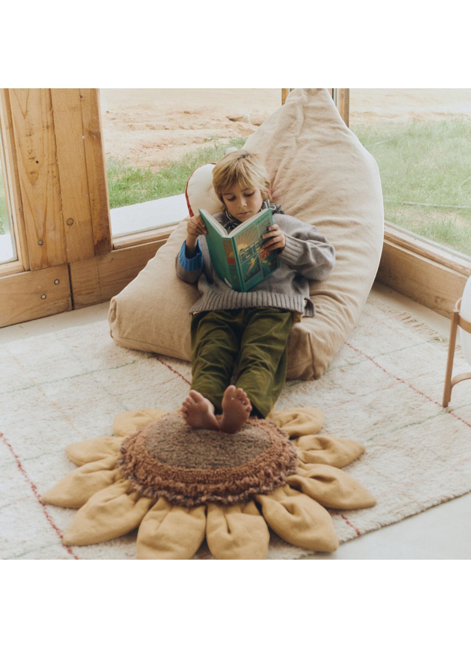 FLOOR CUSHION LITMUS