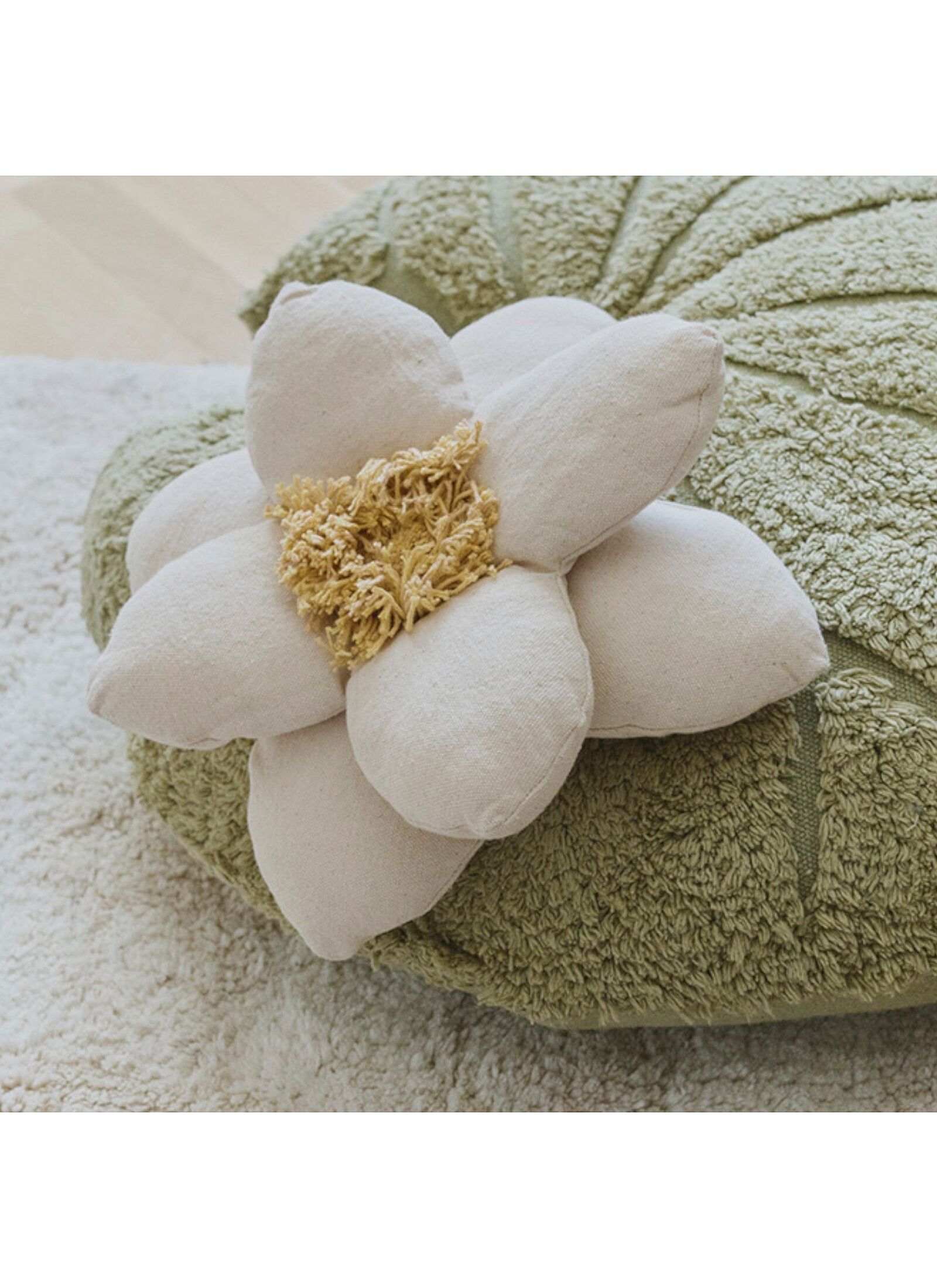 CUSHION WATER LILY