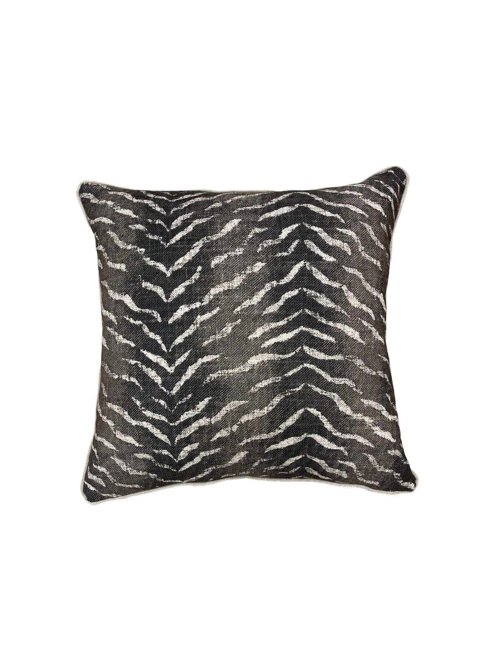 DECORATIVE CUSHION (50X50) CHEETAH BLACK