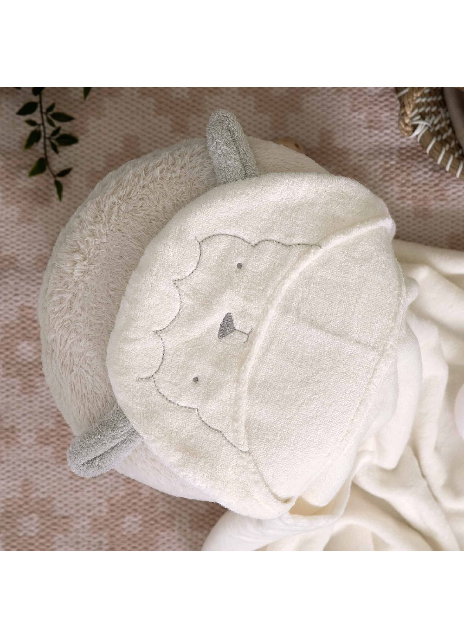 HOODED TOWEL LAMB