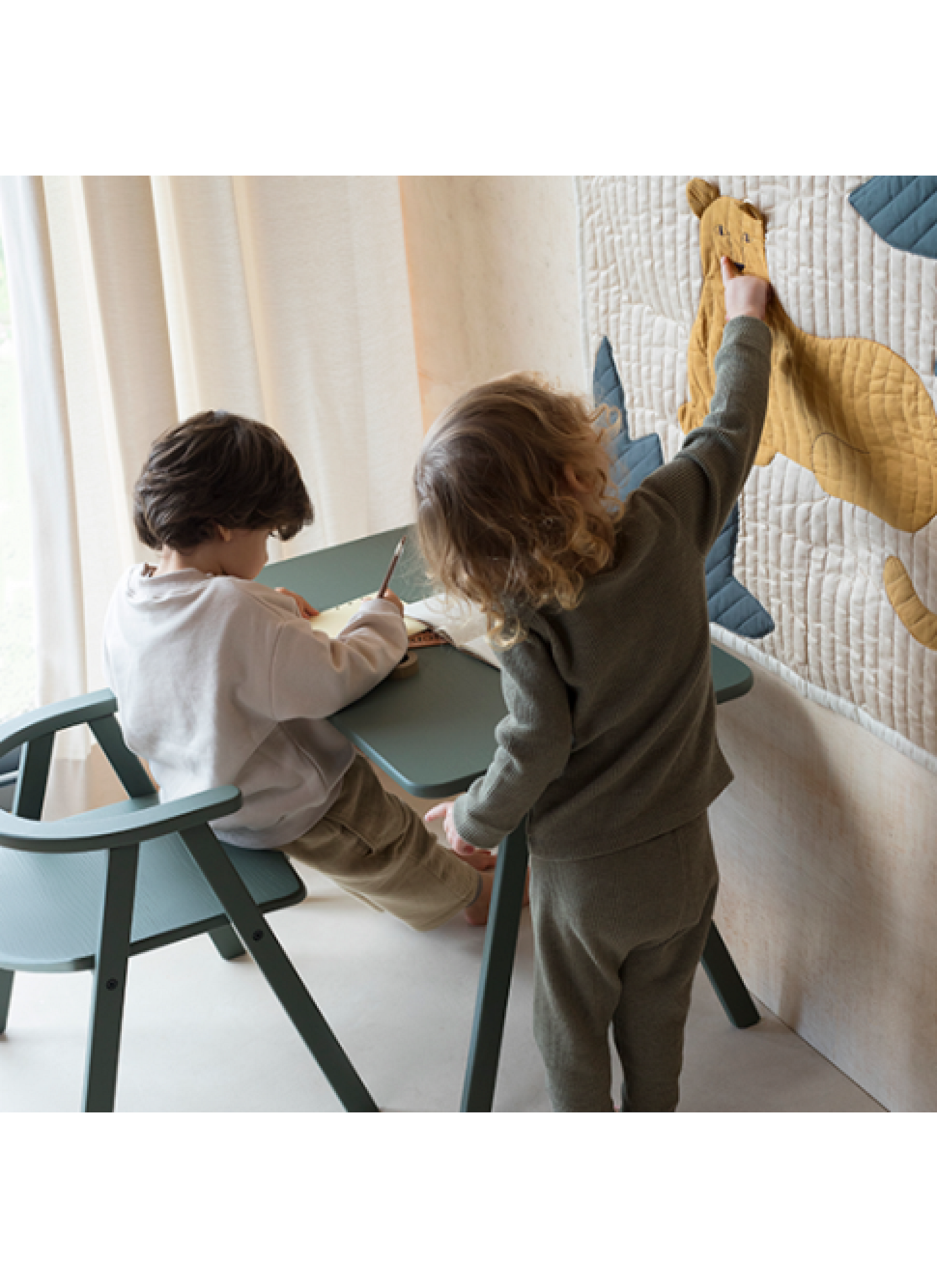 KIDS CHAIR GROWING GREEN DEEP GREEN