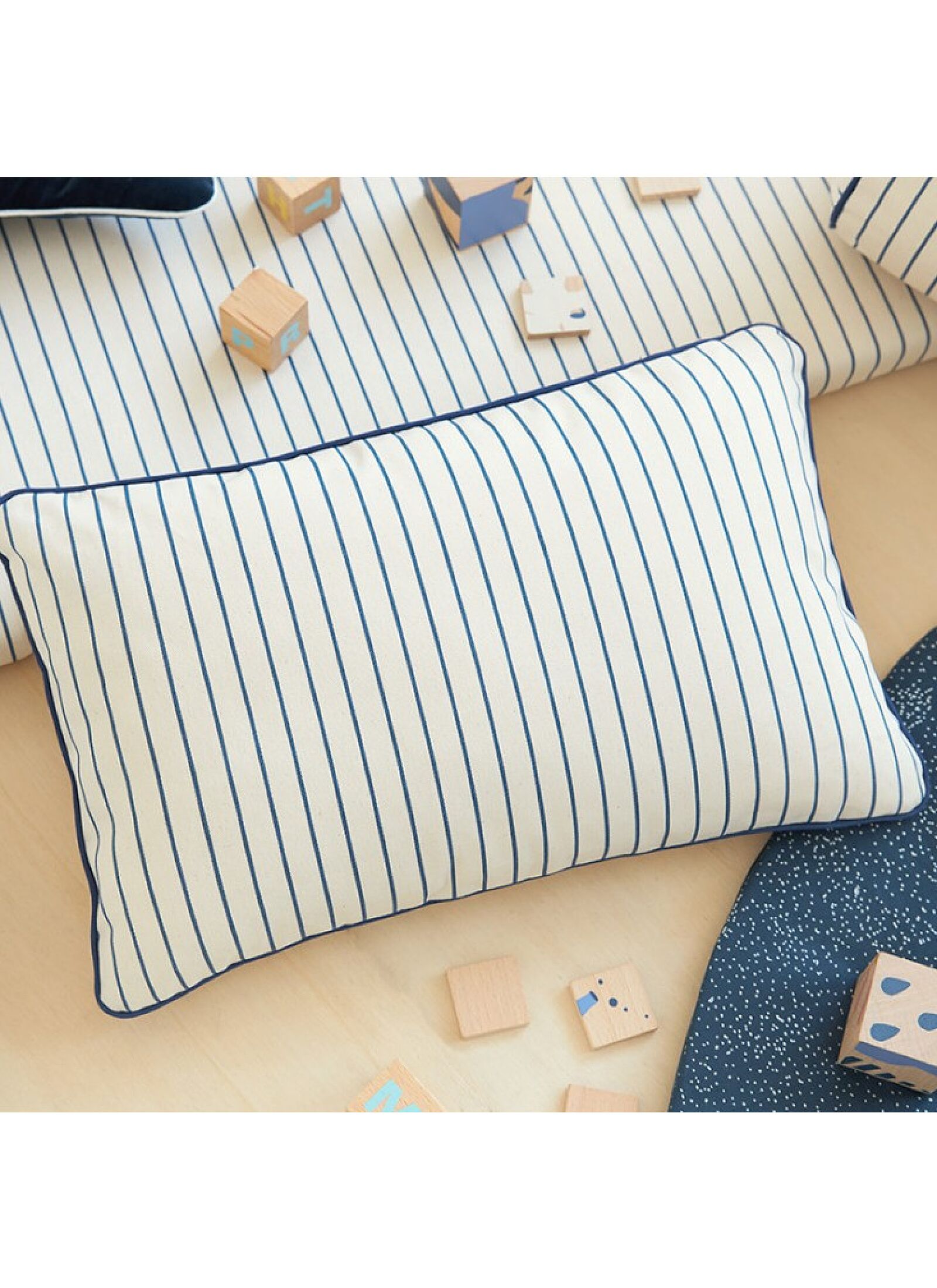 CUSHION JAZZ BLUE THIN STRIPES NATURAL