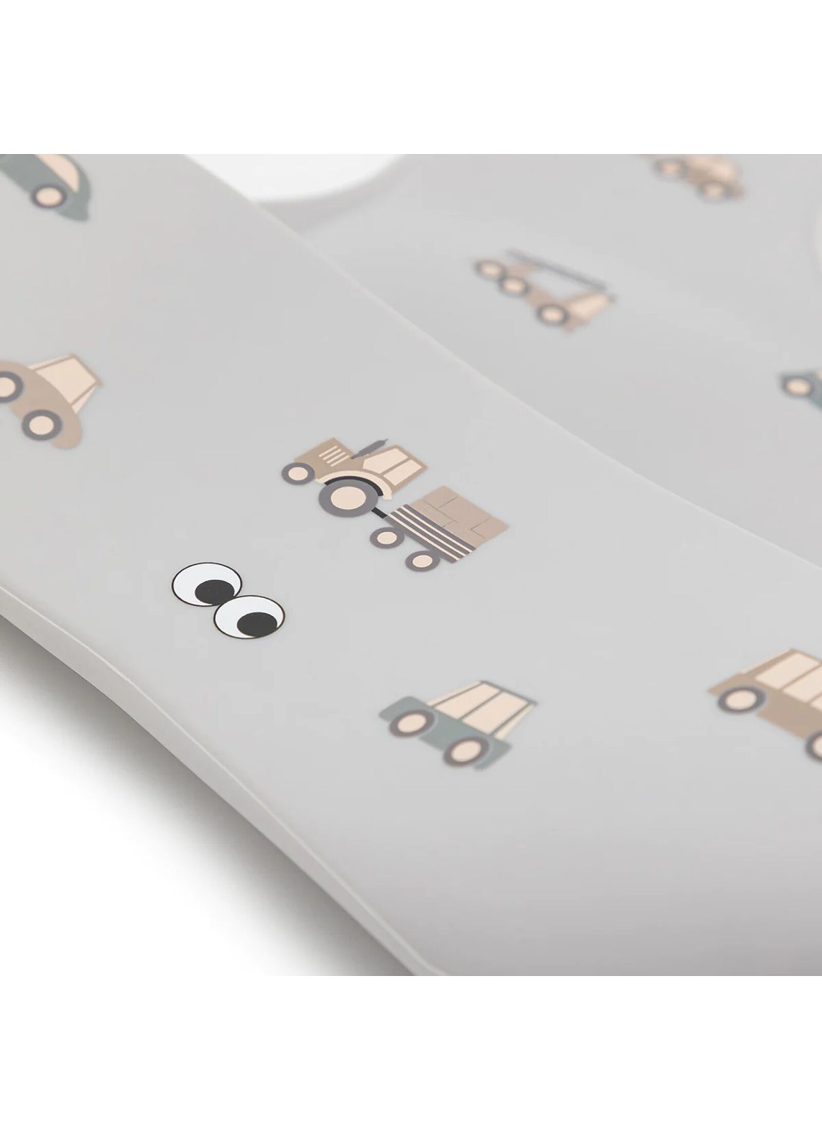 SILICONE BIB LITTLE WHEELS