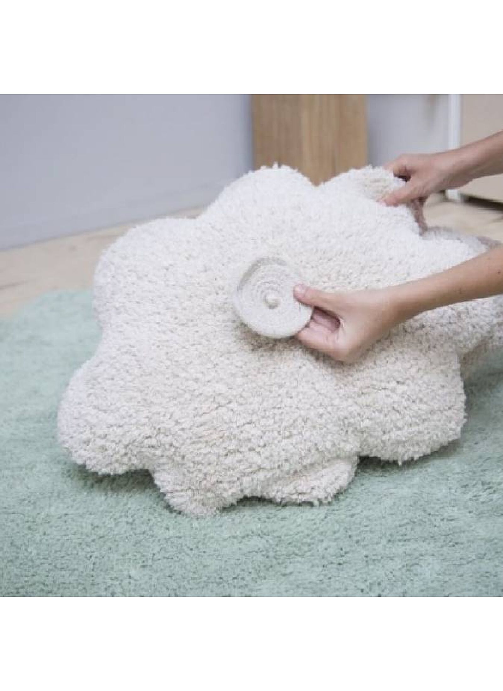 RUG PUFFY SHEEP (140CM)