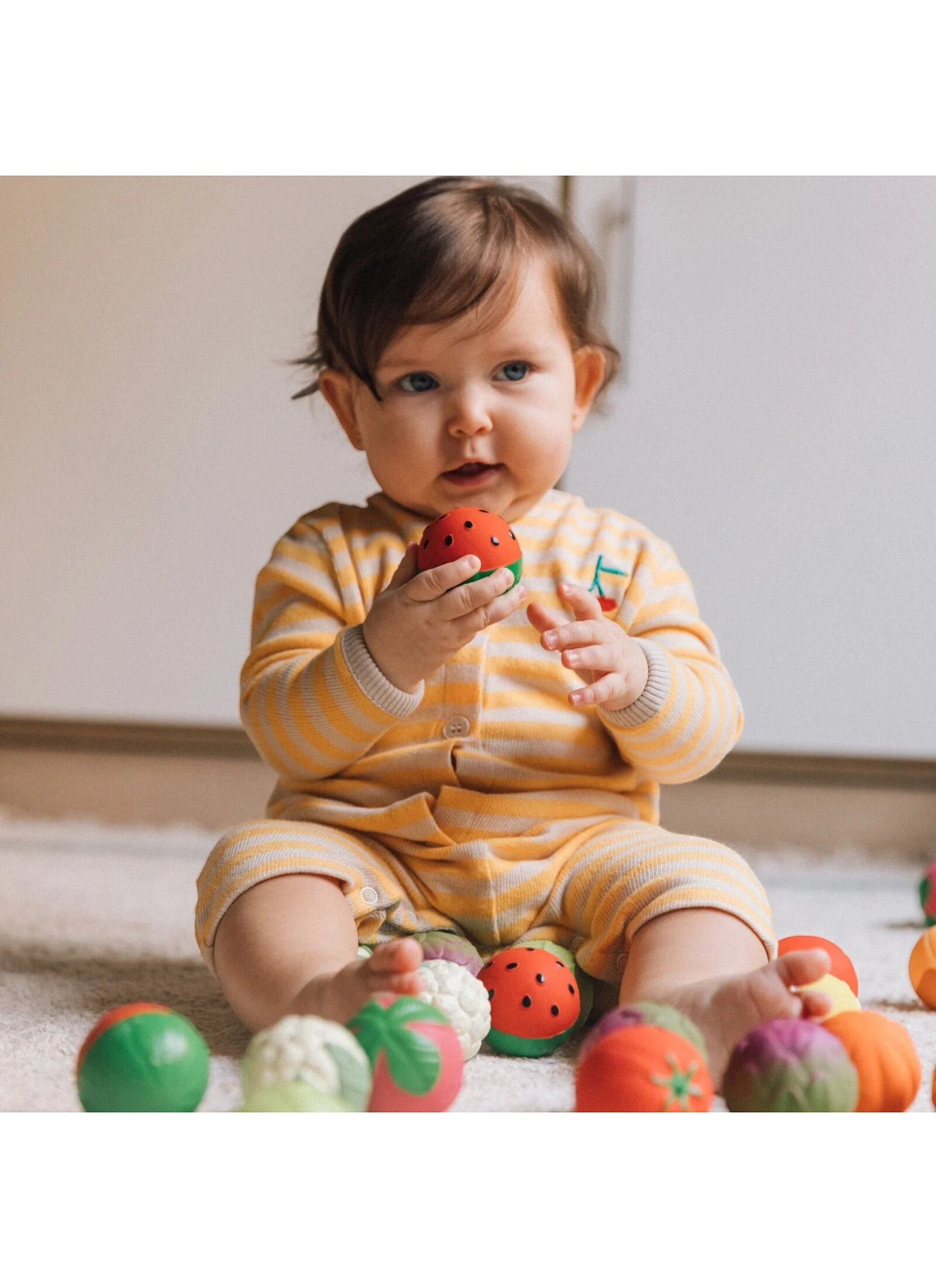 MULTI-SENSORY FRUIT SALAD BALLS SET