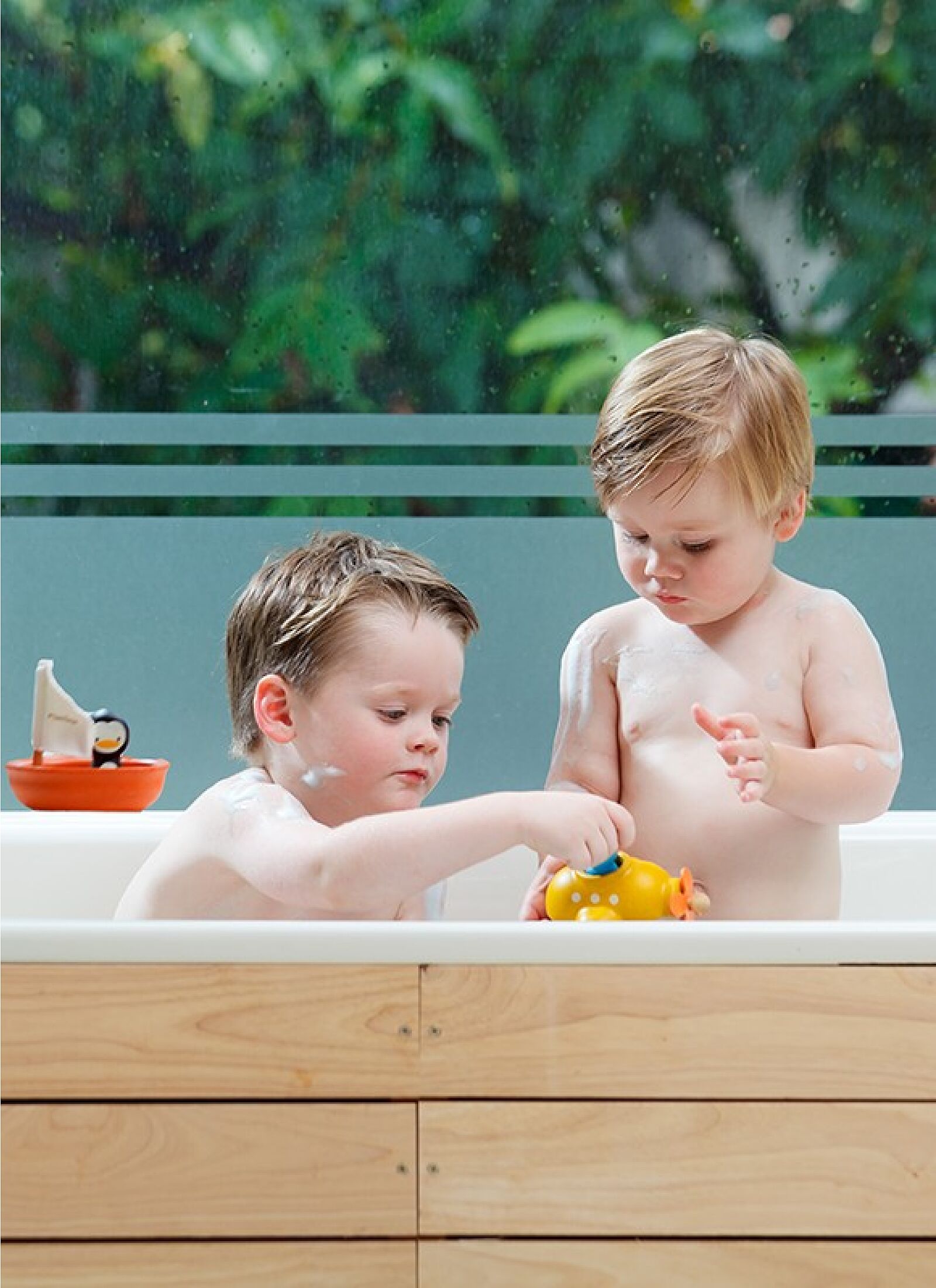 WOODEN SAILING BOAT-PENGUIN