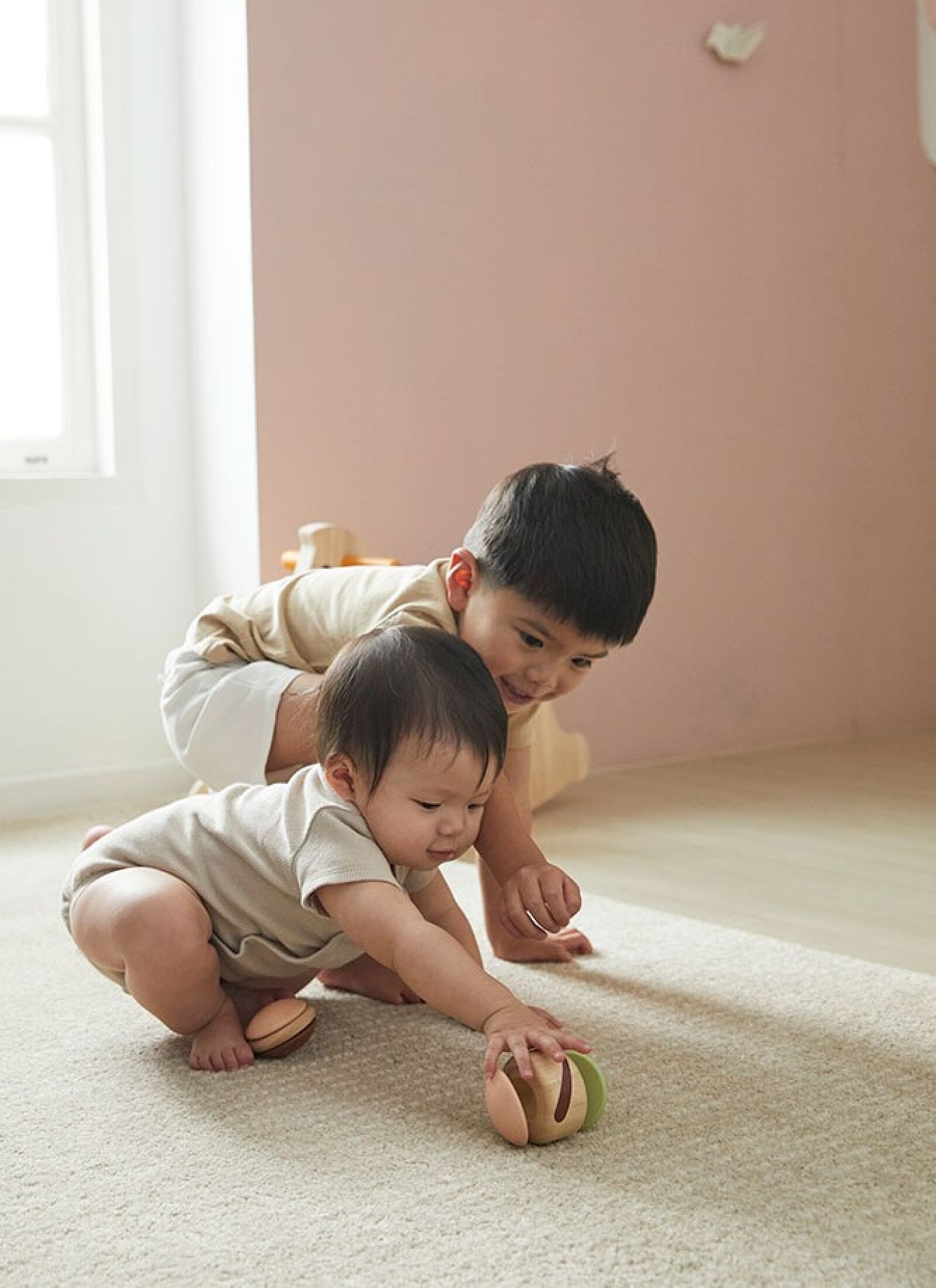 WOODEN CLAPPING ROLLER RUSTIC