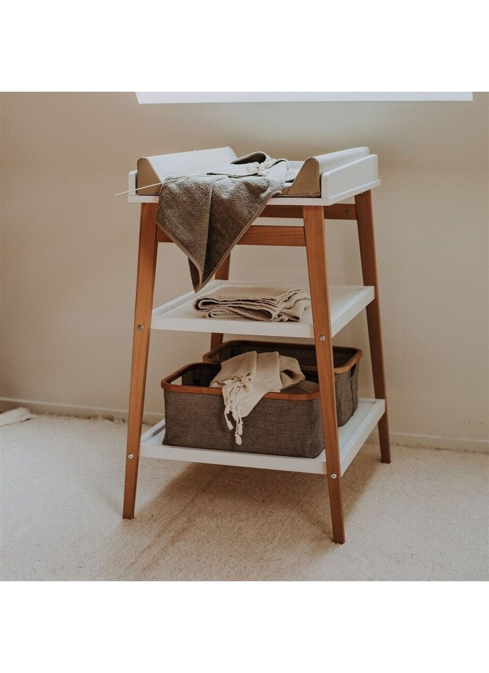 CHANGING TABLE HIP WHITE/NATURAL