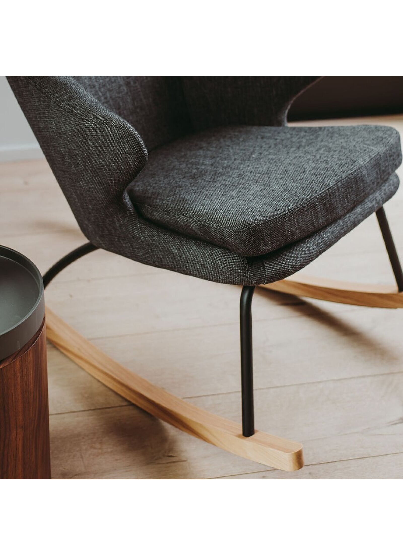 ROCKING ADULT CHAIR DE LUXE BLACK