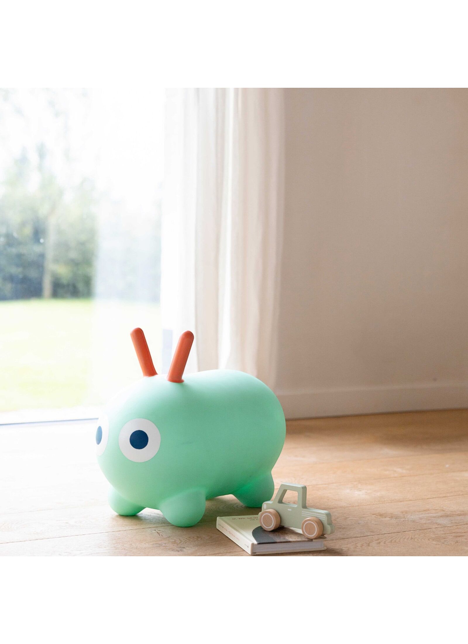 INFLATABLE ANIMAL SKIPPI GREEN