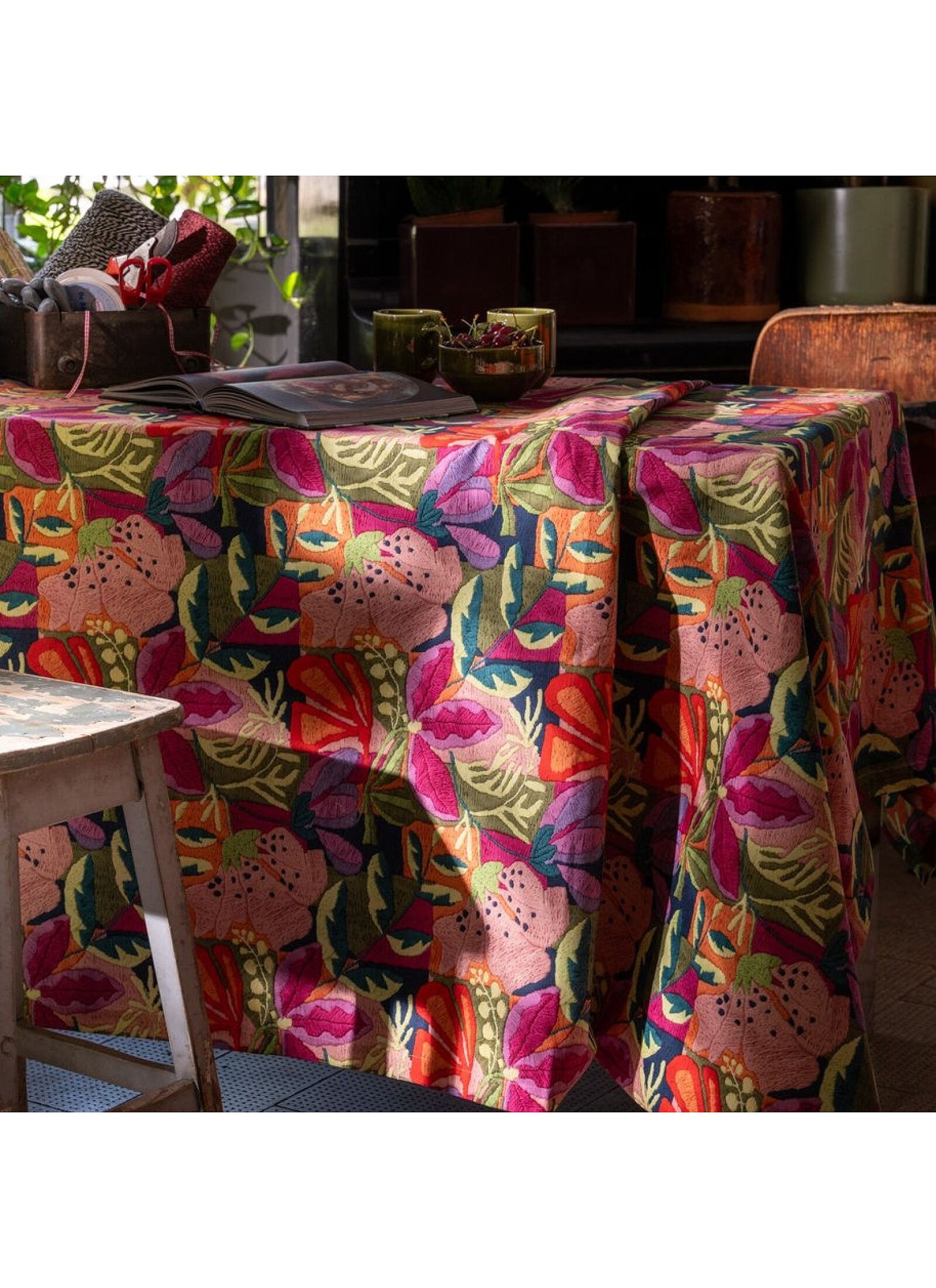 TABLECLOTH KIRIKU (170X170)