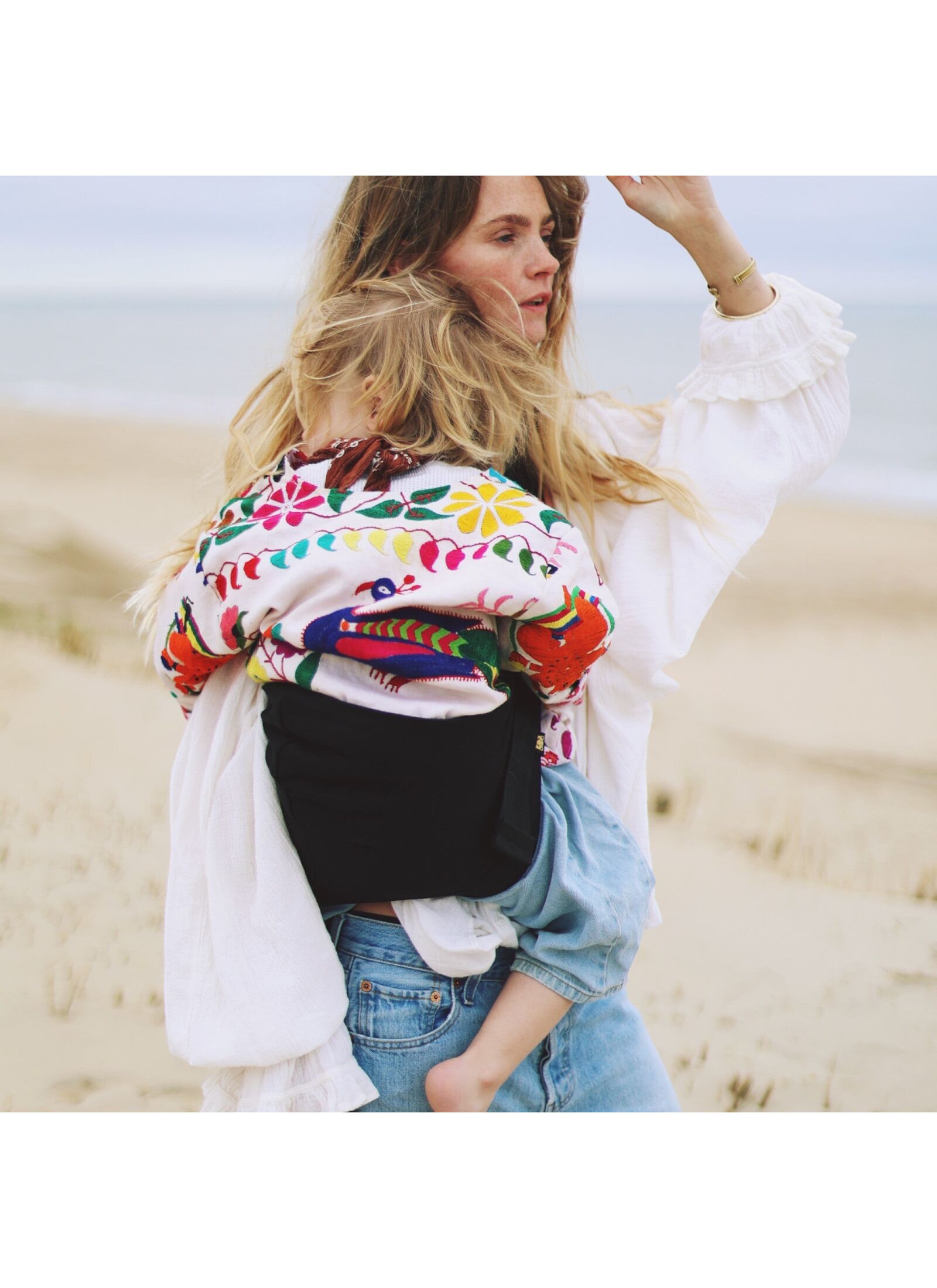 BLACK LINEN BABY CARRIER