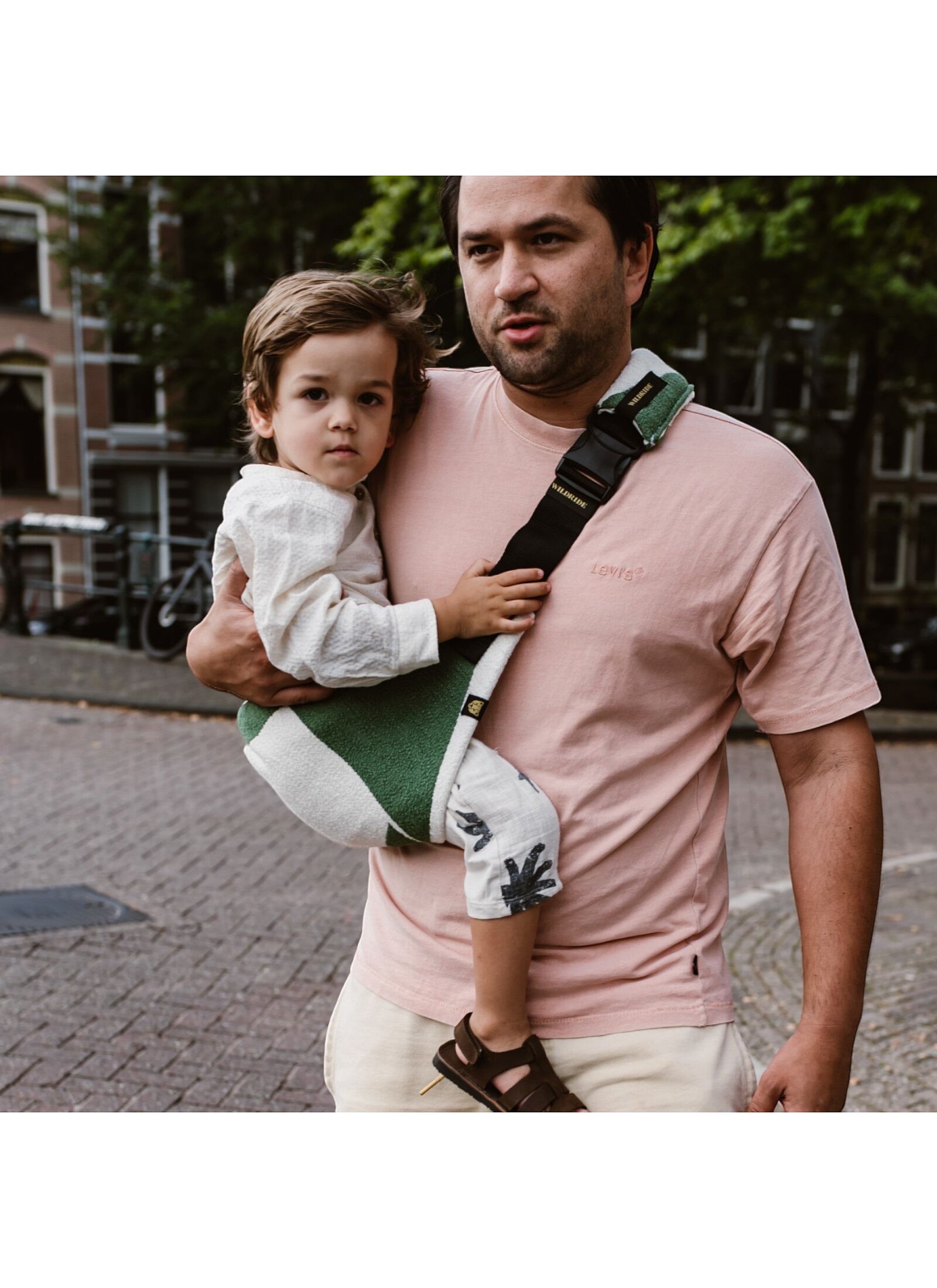 GREEN GRAPHIC BABY CARRIER