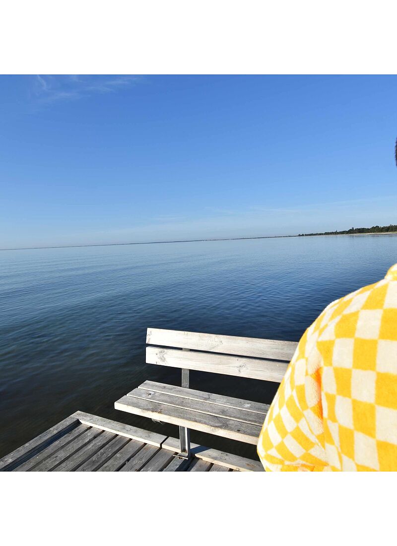 BATHROBE (LARGE/XLARGE) YELLOW