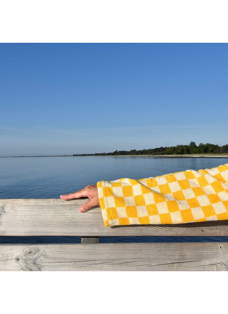 BATHROBE (LARGE/XLARGE) YELLOW