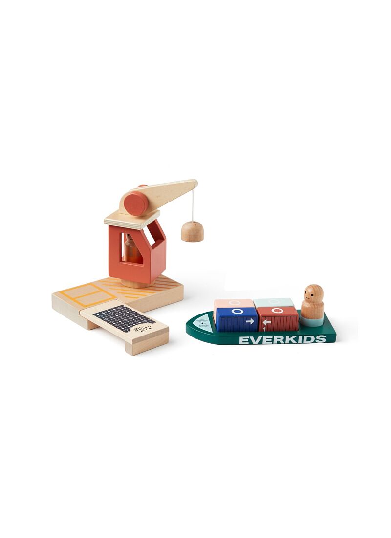 WOODEN CONTAINER PORT