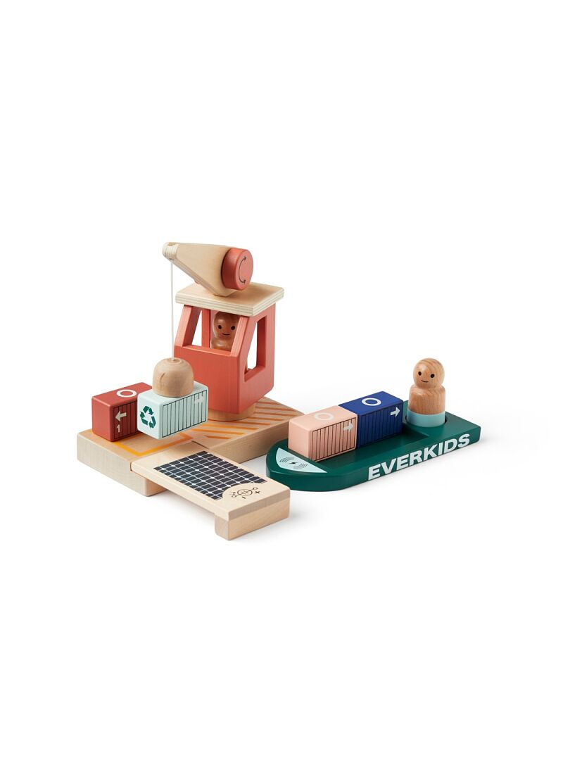 WOODEN CONTAINER PORT