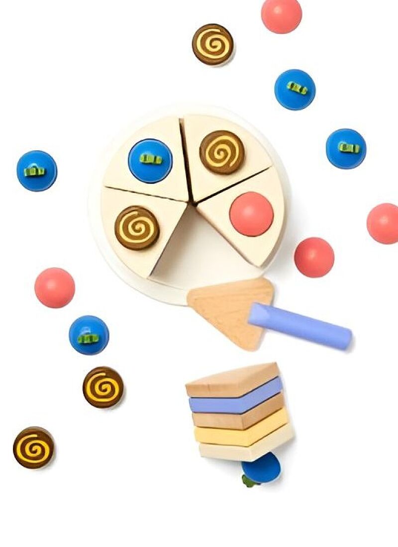 WOODEN CAKE IN LAYERS