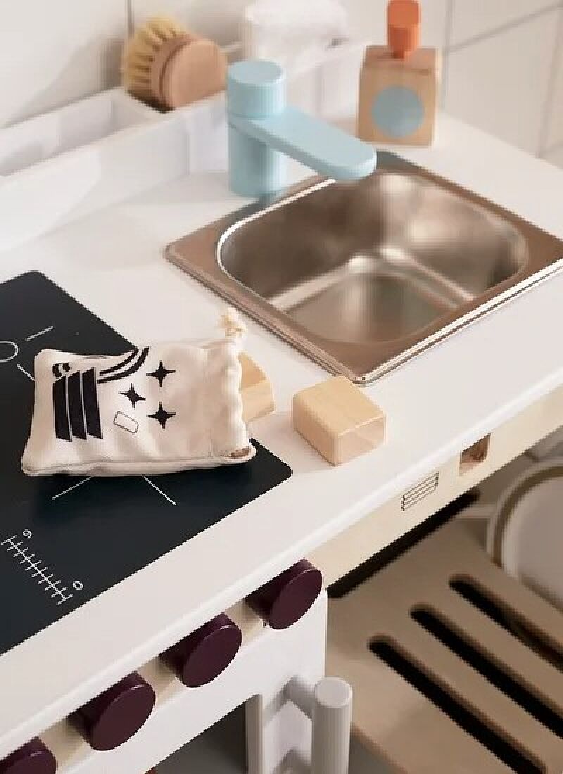 WOODEN TOY KITCHEN WITH DISHWASHER