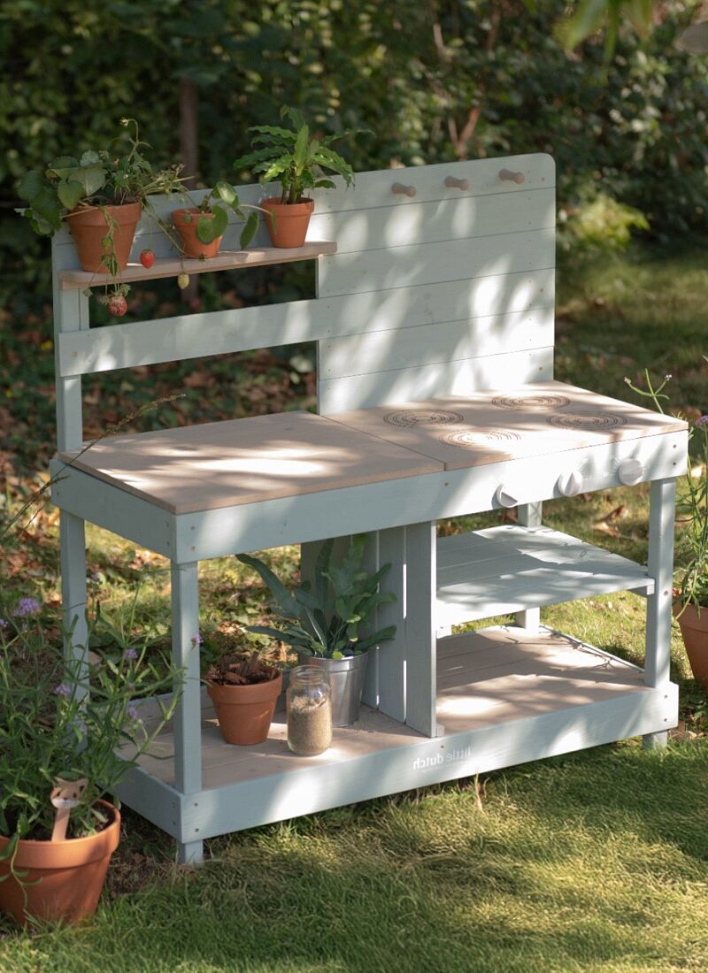 WOODEN OUTDOOR KITCHEN GREEN