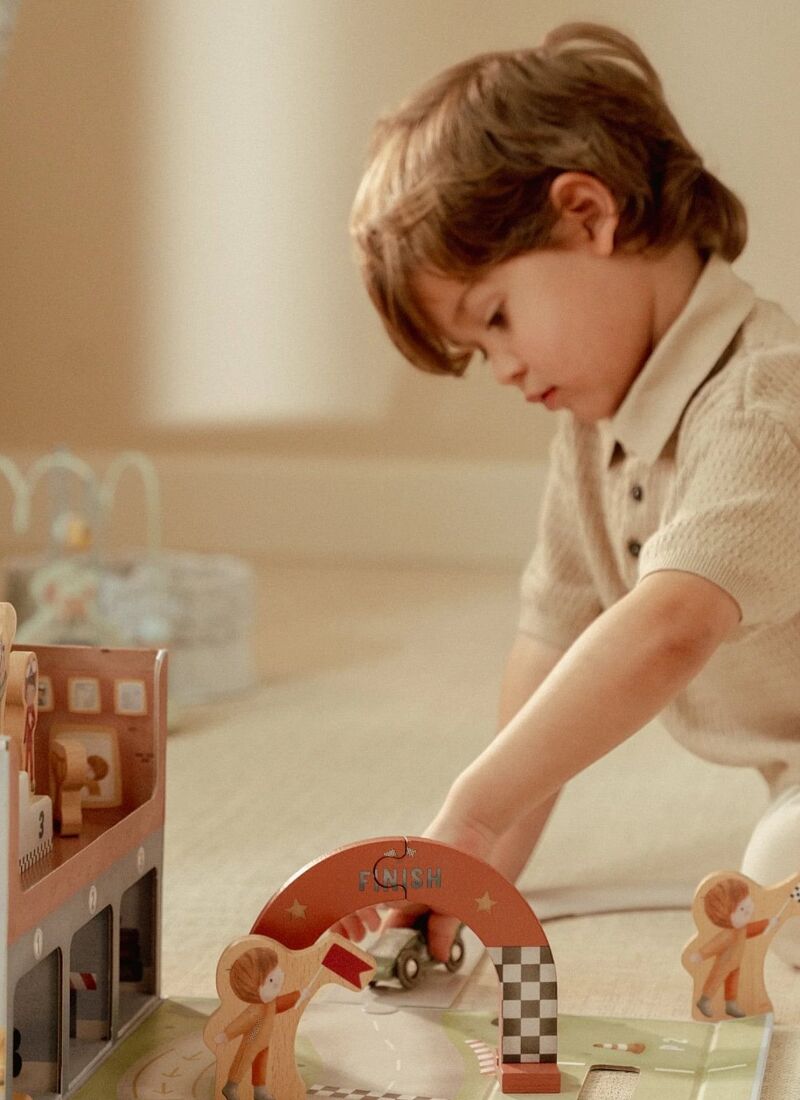 TOY CASE WITH RACE TRACK