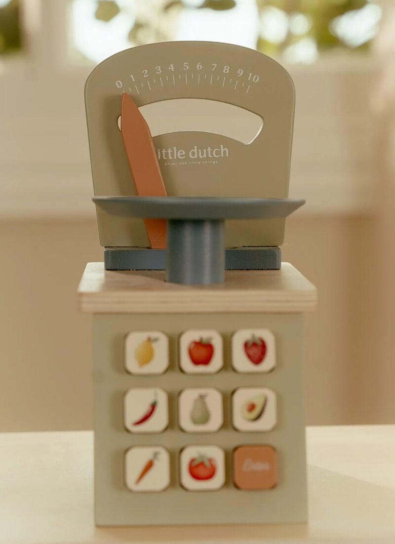 WOODEN WEIGHING SCALES