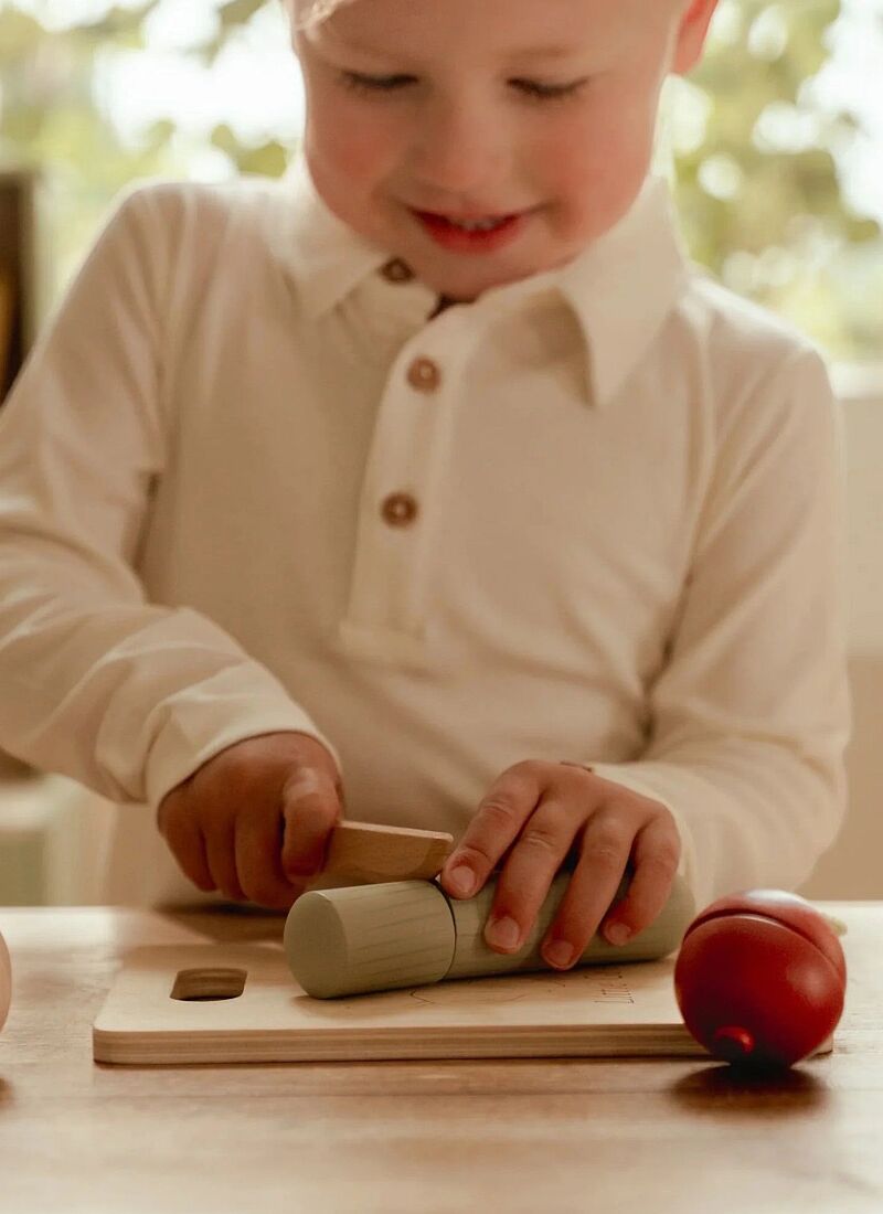 WOODEN CUTTING VEGETABLES