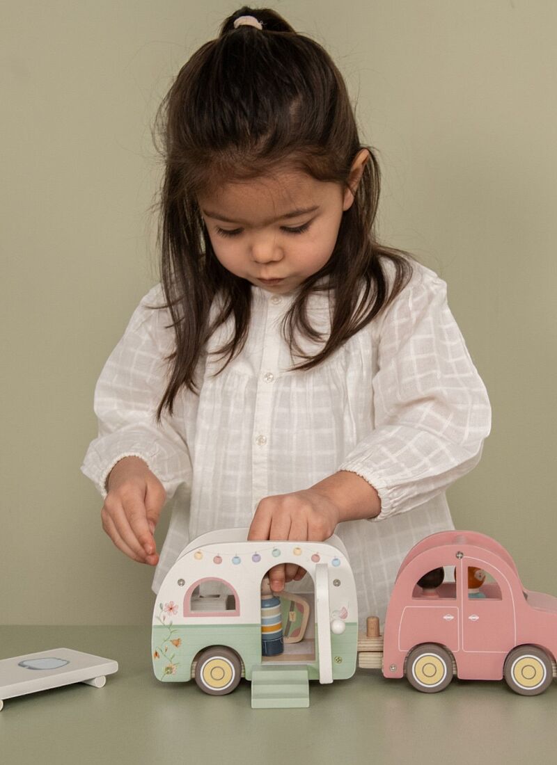 WOODEN CAR WITH MOBILE HOME