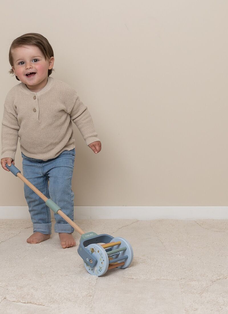 PULL ALONG WITH A POLE FOREST FRIENDS