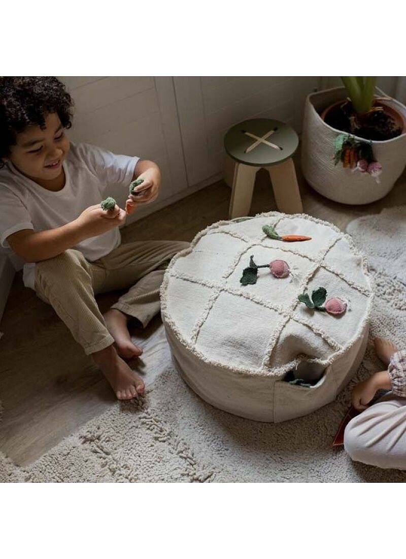 FLOOR CUSHION TIC-TAC-TOE