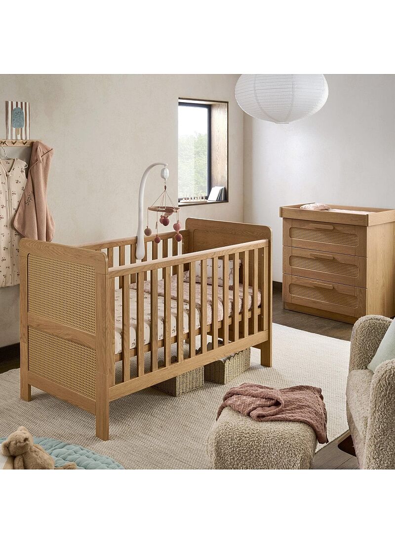CRIB & DRESSER CHANGER UNIT ESNA OAK/RATTAN